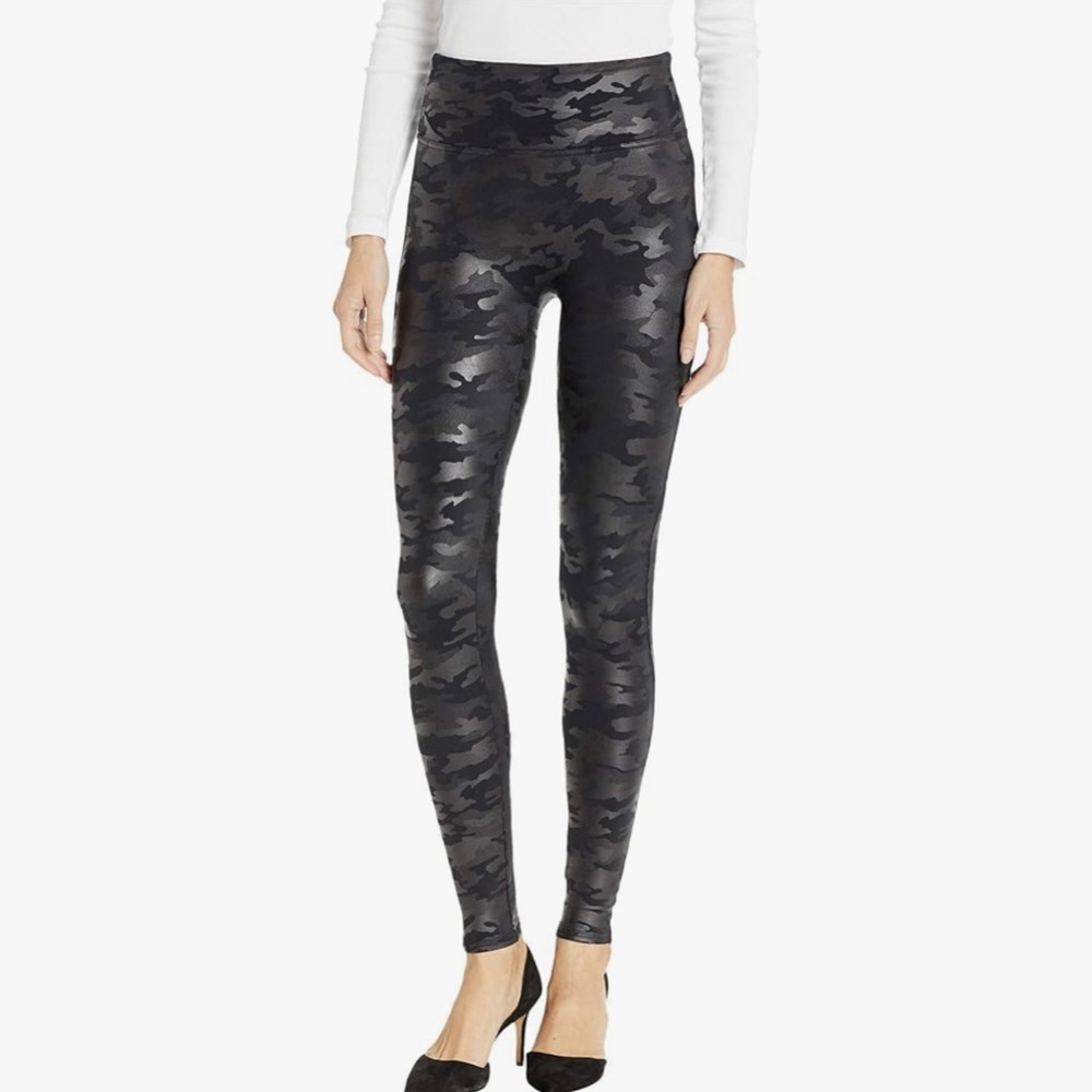 SPANX Women’s Matte Black Faux Leather Camo Leggings - Small
